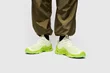 ECCO® BIOM Infinite férfi textil sneaker - Zöld - Lifestyle_Image_1