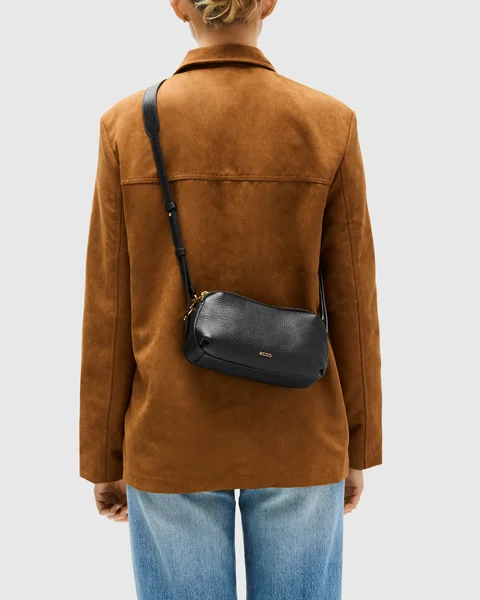 ECCO Camera Bag - Black - Lifestyle_Image_1