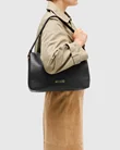 ECCO Pinch Bag - Juodas - Lifestyle_Image_1
