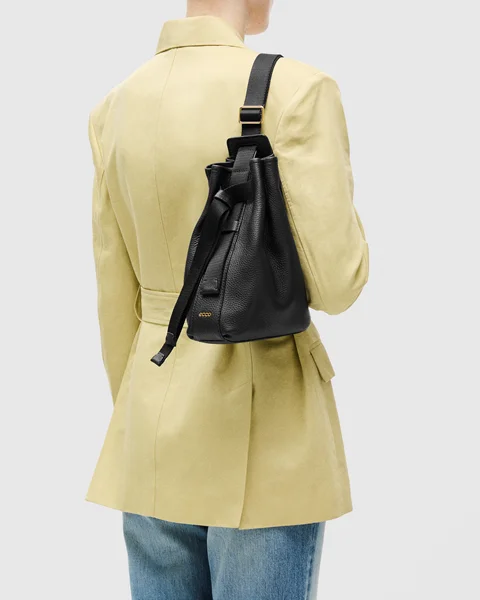 ECCO® Sail Hobo-väska i skinn - Svart - Lifestyle_Image_1