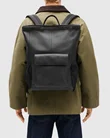 ECCO Square Pack - Black - Lifestyle_Image_1