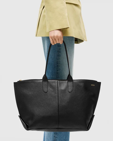 ECCO Tote - Sort - Lifestyle_Image_1