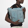 ECCO® E Stripe odinis pirkinių krepšys - Mėlynas - Lifestyle