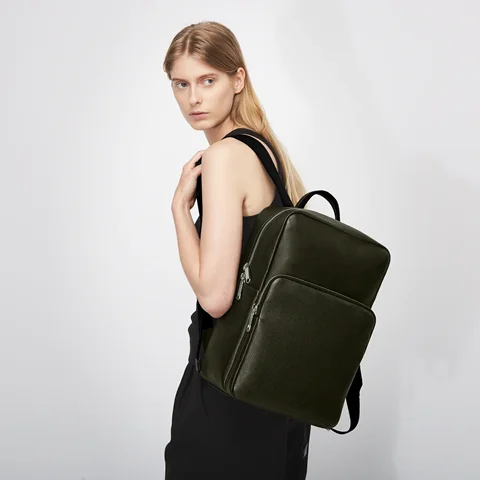 Kožený štvorcový ruksak ECCO® Textureblock - Zelená - Lifestyle 2