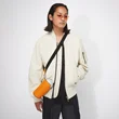 ECCO® E Pot Sling Monogram skuldertaske i læder - Orange - Lifestyle