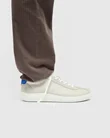 Miesten ECCO® Soft Zero nahka tennari - Harmaa - Lifestyle_Image_1